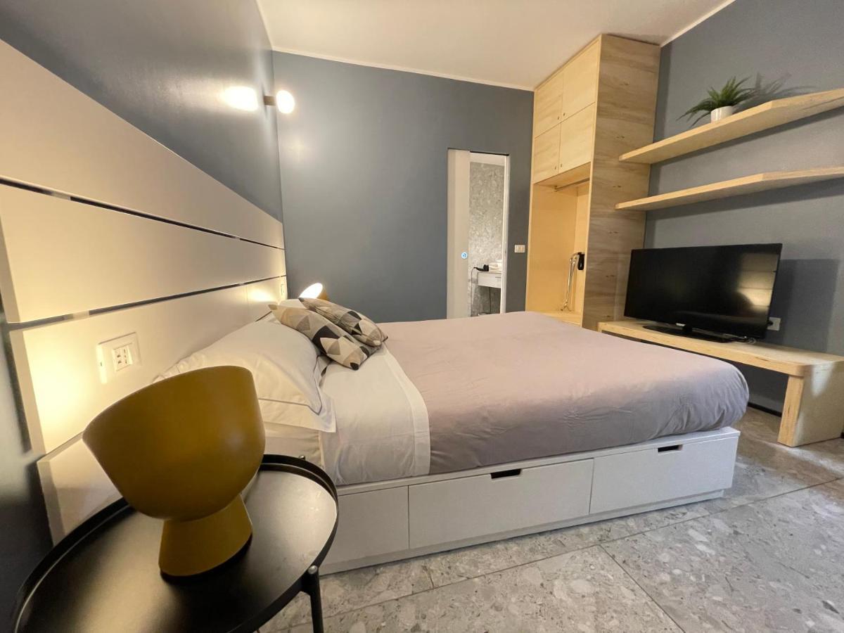 Torino48 Guesthouse ミラノ エクステリア 写真