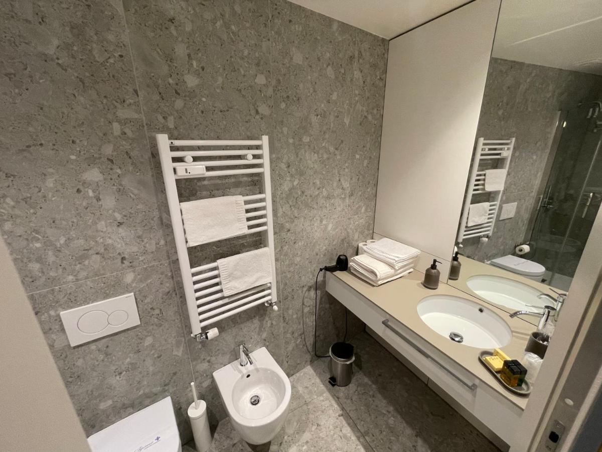Torino48 Guesthouse ミラノ エクステリア 写真