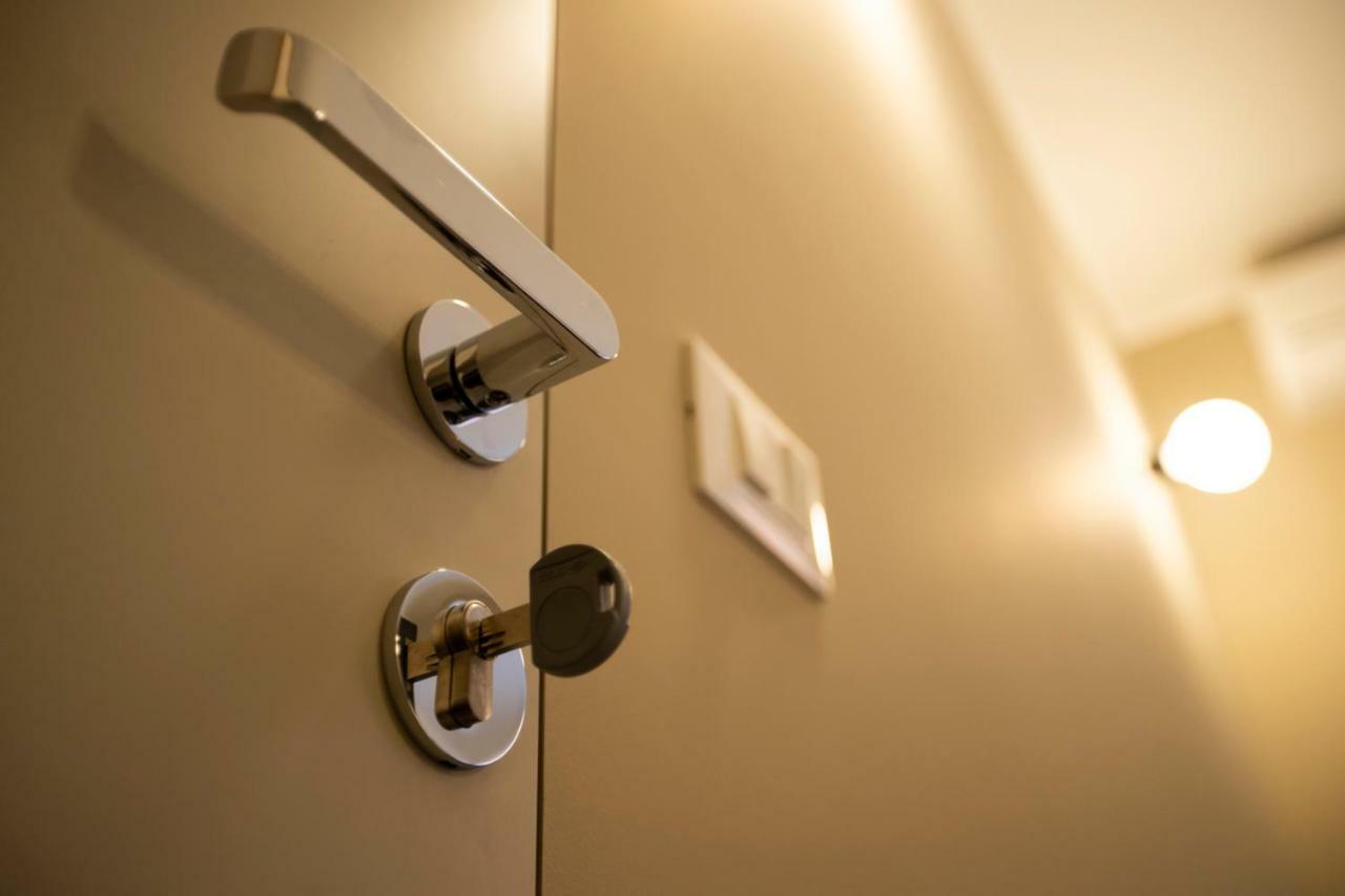 Torino48 Guesthouse ミラノ エクステリア 写真